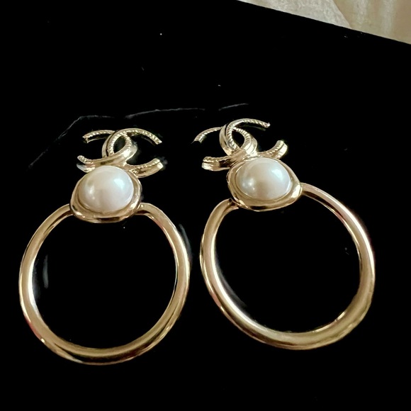 Chanel Pearl CC Drop earrings - Picture 5 of 8